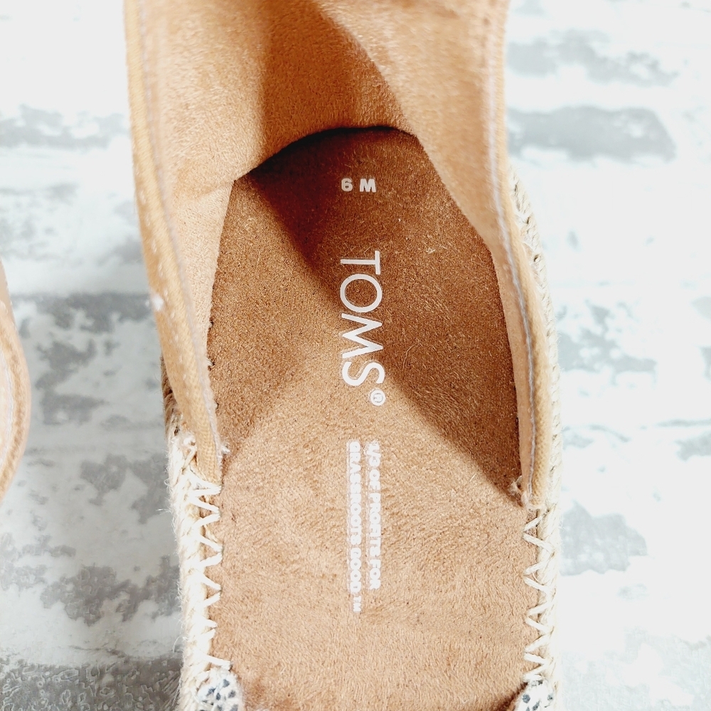 Toms Tan and Black Wedge Sandals - Picture 10 of 12